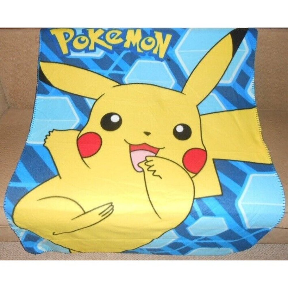 New Pokemon Go Happy Pikachu Soft Light Fleece Throw Gift Blanket Anime Nintendo